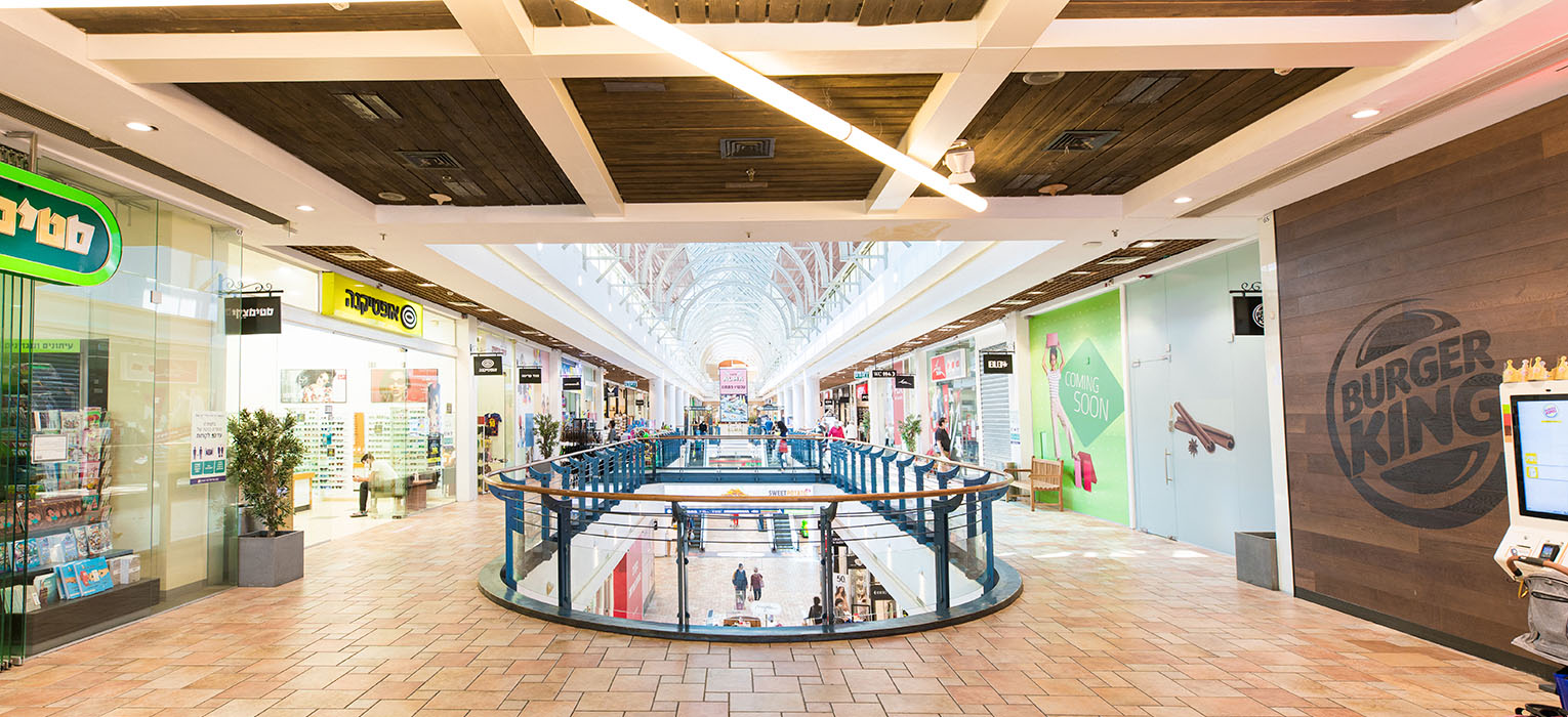inside azrieli Hod hasharon mall 5