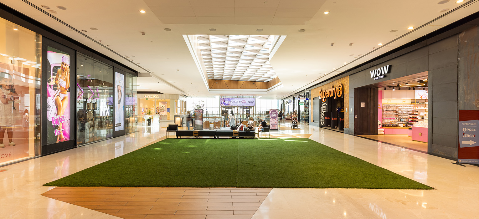 Inside Azrieli Mall Rishonim 7