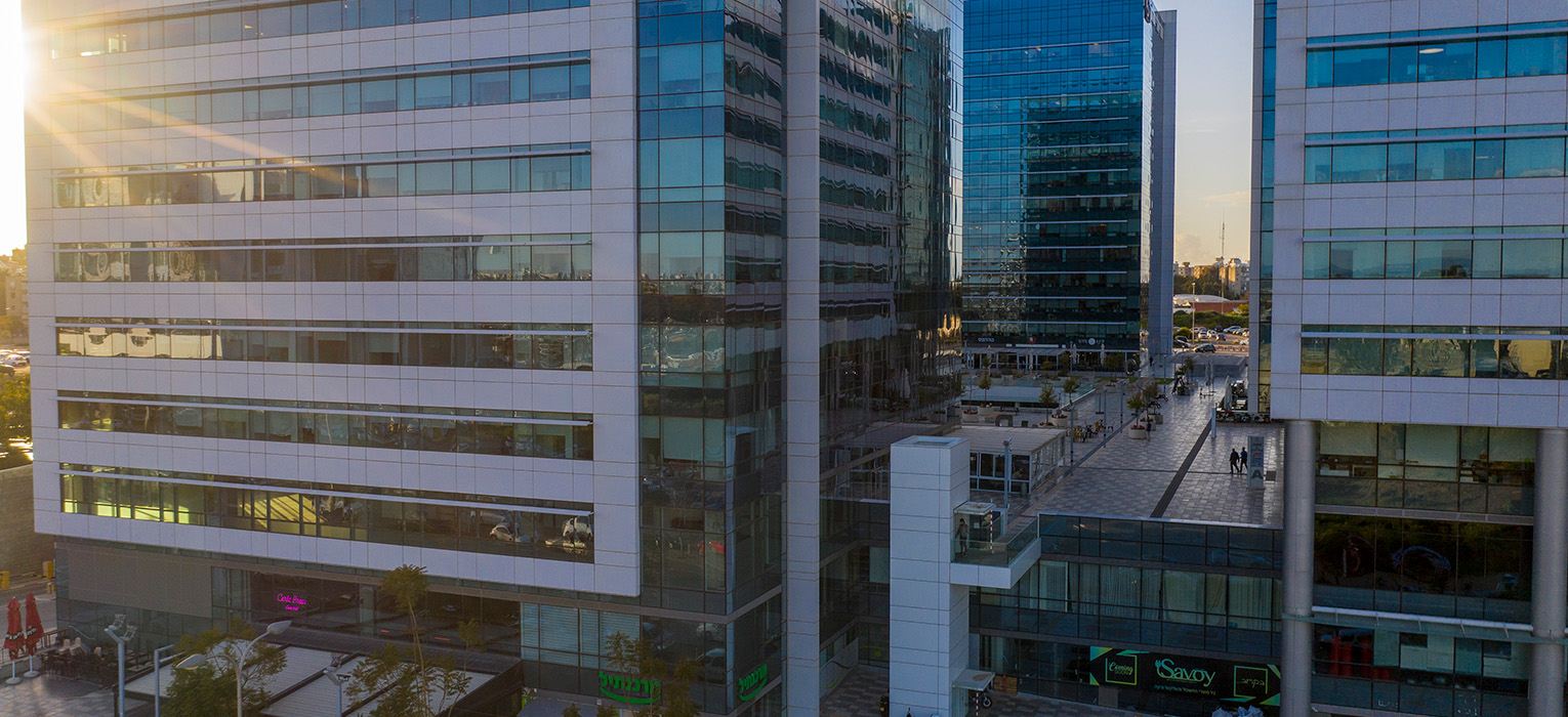 inside azrieli holon BC mall 3